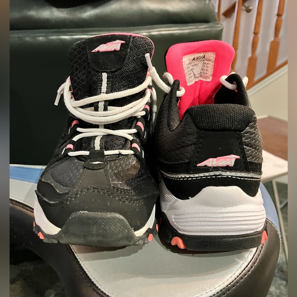 GUC AVIA Womens Sneakers